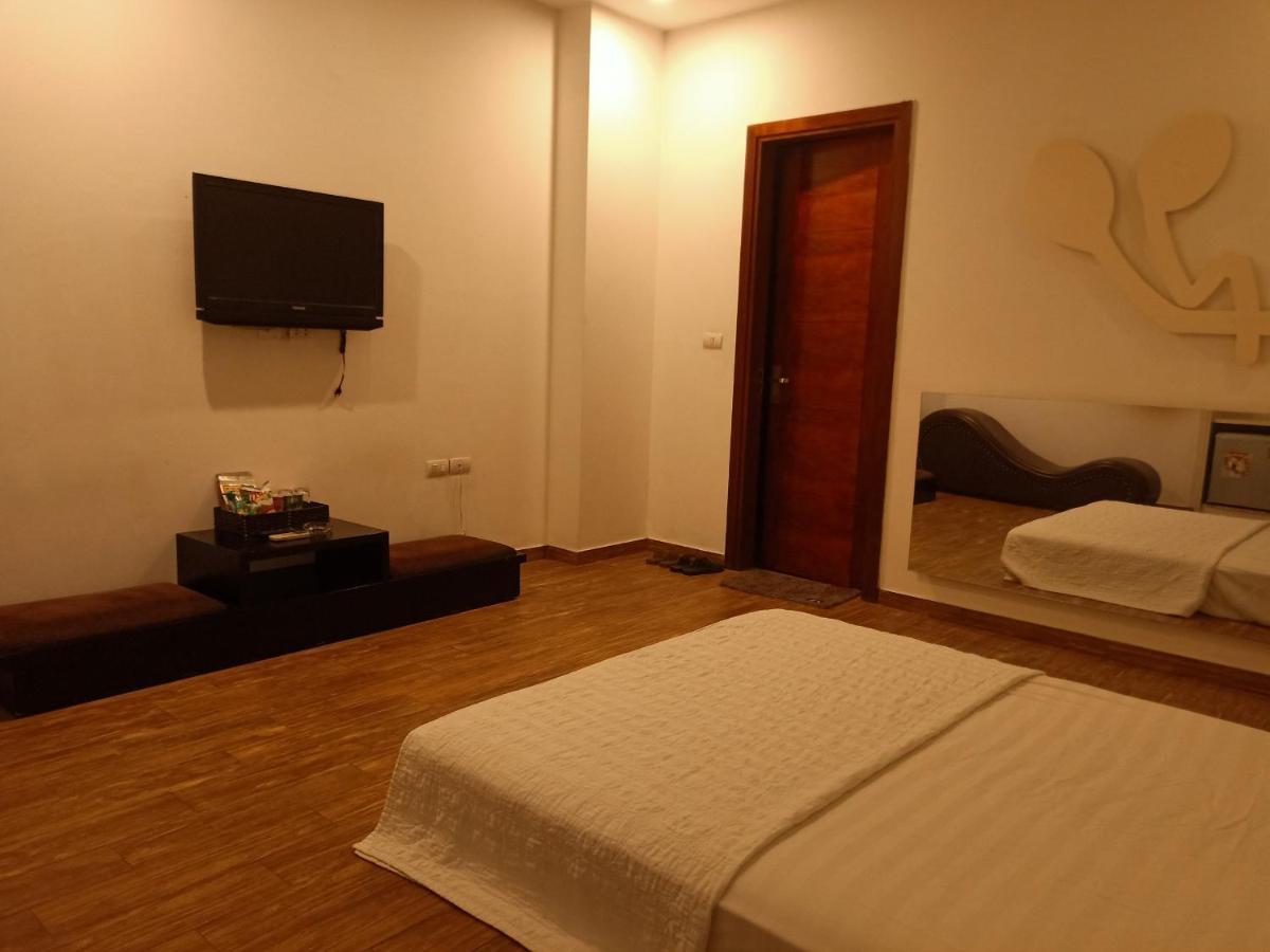 Blue Diamond Apartment Hotel Hanoï Extérieur photo